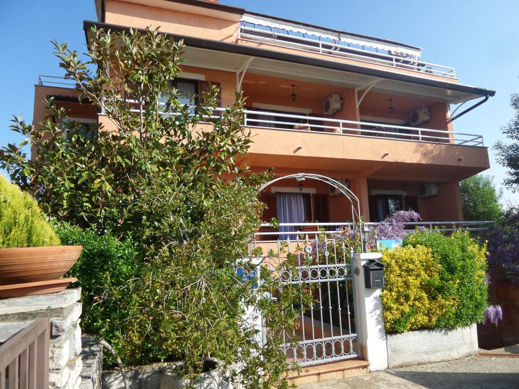 Apartmani Lina Umag Exterior photo